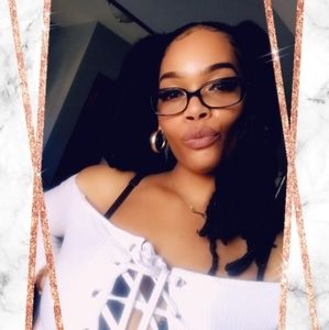 Meet your Posher, Lynn april